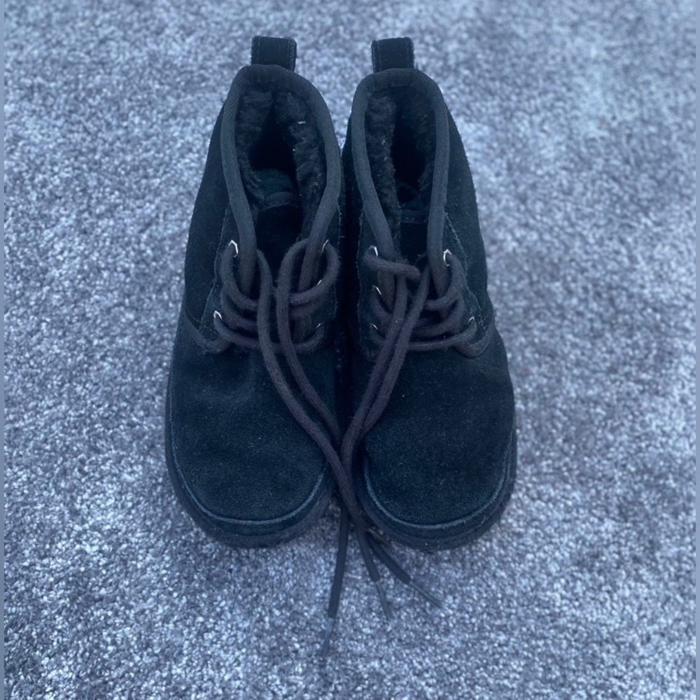 Black Unisex Kids Uggs Size 1